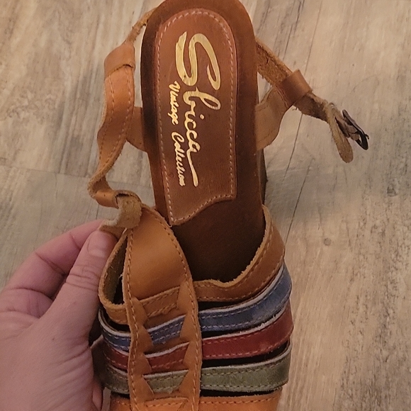 Wedge heels - Picture 3 of 3